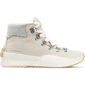 Sorel Out and About Conquest III Ankle Boots in Cream and Gray